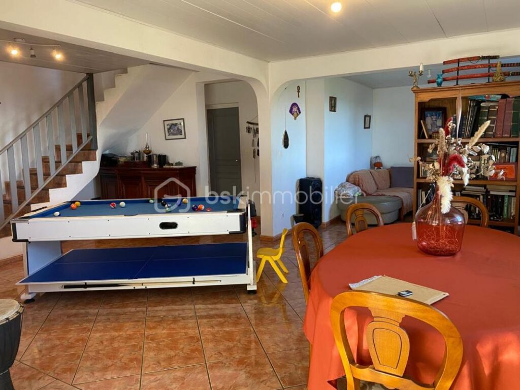 Maison de 165m² – 7 pièces – 6 chambres – 165 m²