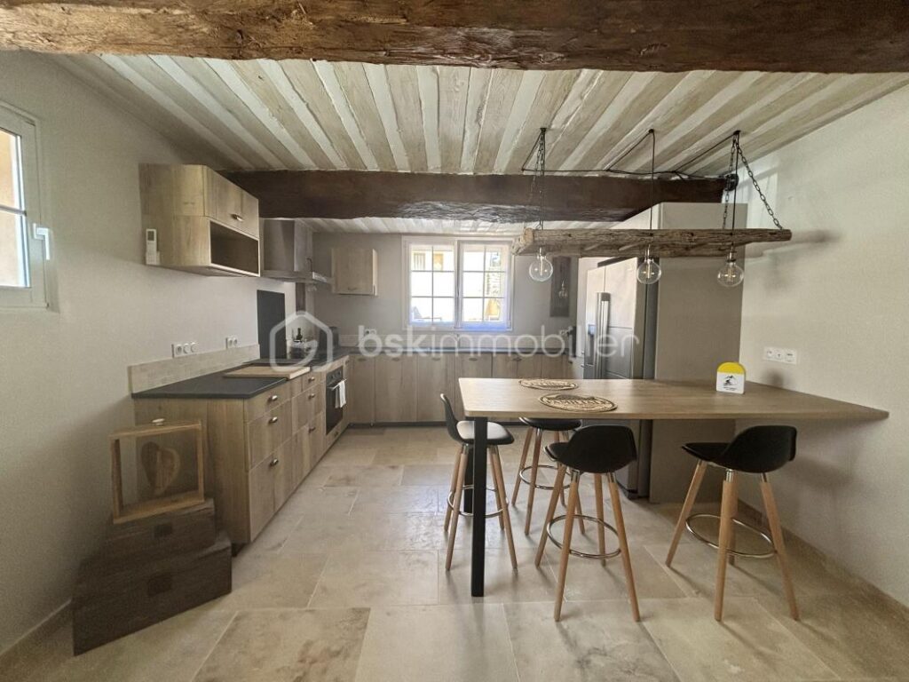 Superbe maison au pied du Mont-Ventoux – 4 pièces – 2 chambres – 94 m²