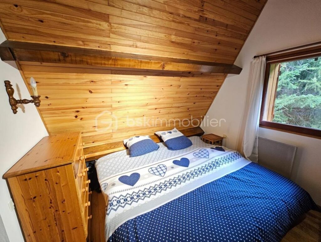 ALLOS – CHALET COMPOSE D’UN T2 + T3 – 5 pièces – 3 chambres – 80 m²