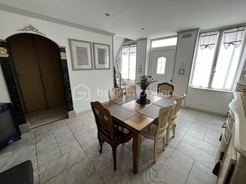 Charmante maison de village rénovée avec jardin – 4 pièces – 2 chambres – 73 m²