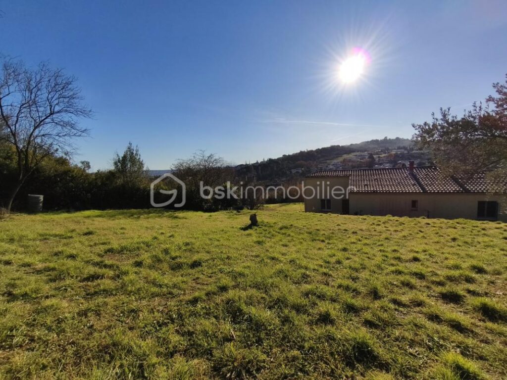 Maison T 4 97 m² sur 1600m² de terrain – 5 pièces – 3 chambres – 97 m²