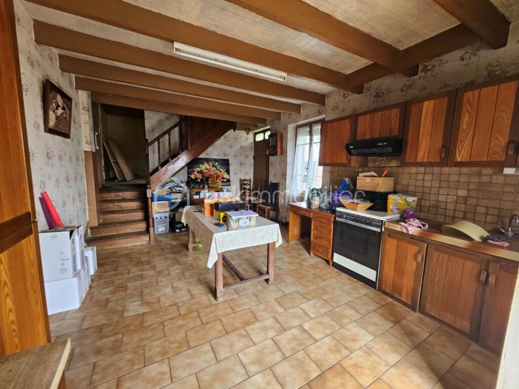 Maison de campagne en pierre et chalet avec vue – 4 pièces – 3 chambres – 135 m²