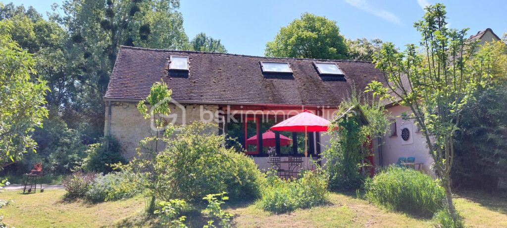 LONGERE 7 PIECES 175 M² TERRAIN 13757 – 7 pièces – 2 chambres – 175 m²