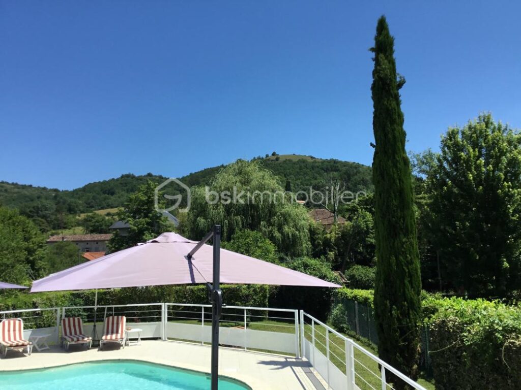 Une perle en centre village Saint Antonin Noble Val – 4 pièces – 3 chambres – 147 m²