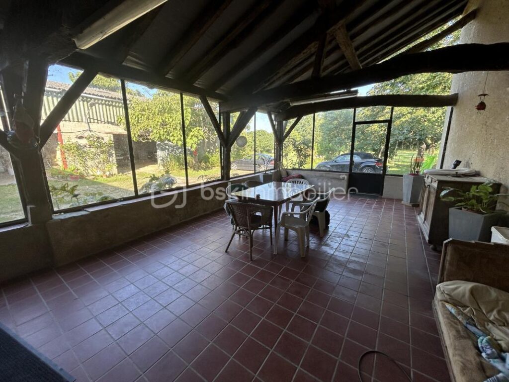 Belle Maison en Pierres – Grand Terrain Arboré – 5 pièces – 4 chambres – 145 m²