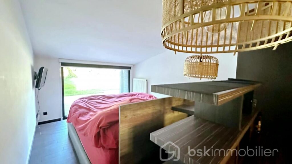 Semi plain-pied 180 m² – 6 pièces – 3 chambres – 180 m²