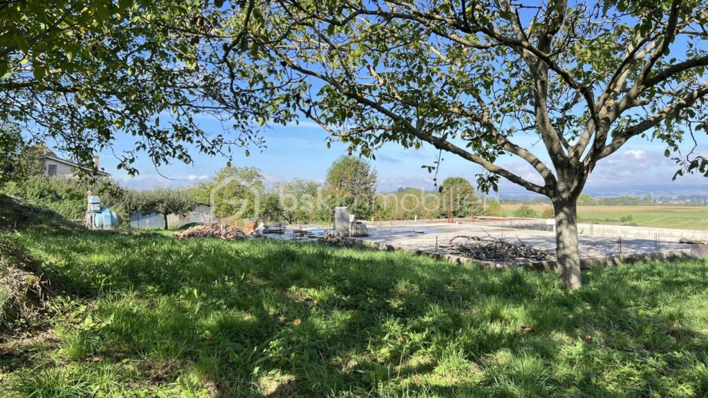 Terrain + Maison à finir sur terrain de 772m² – NR pièces – NR chambres – 772 m²