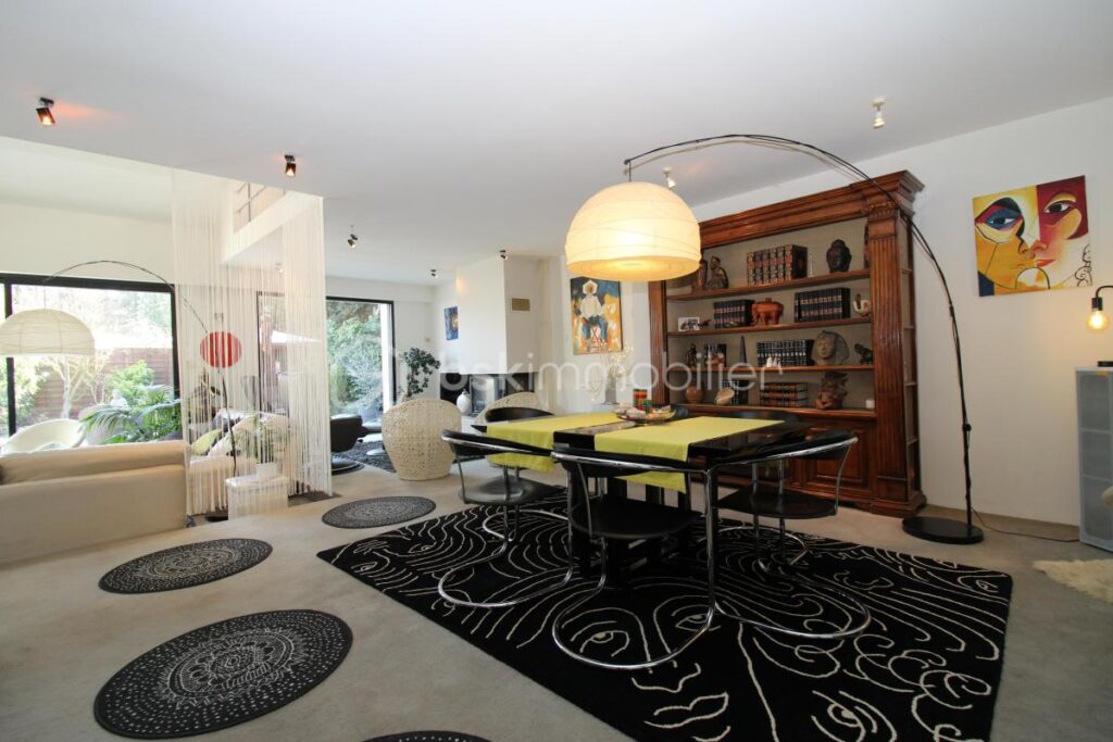 Maison 205 m2 5 ch – 7 pièces – 5 chambres – 205 m²