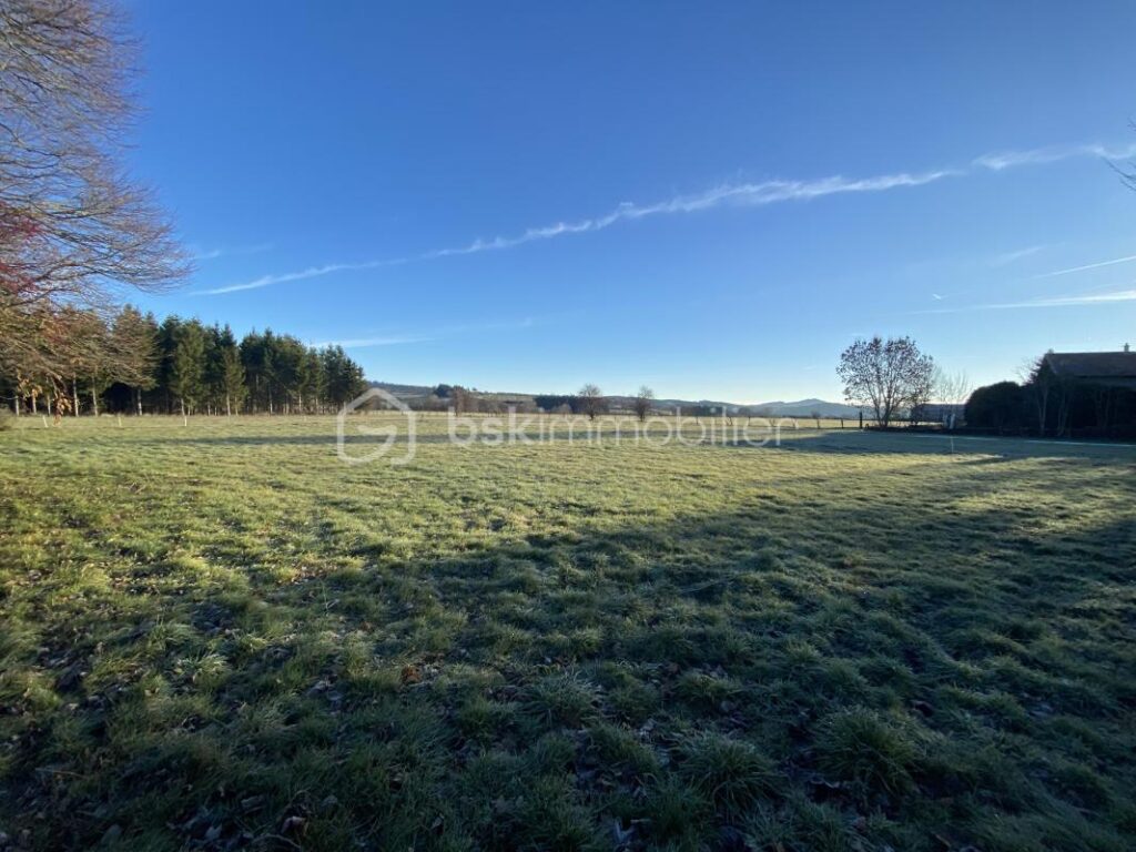 TERRAIN CONSTRUCTIBLE A SERRES – NR pièces – NR chambres – 1600 m²