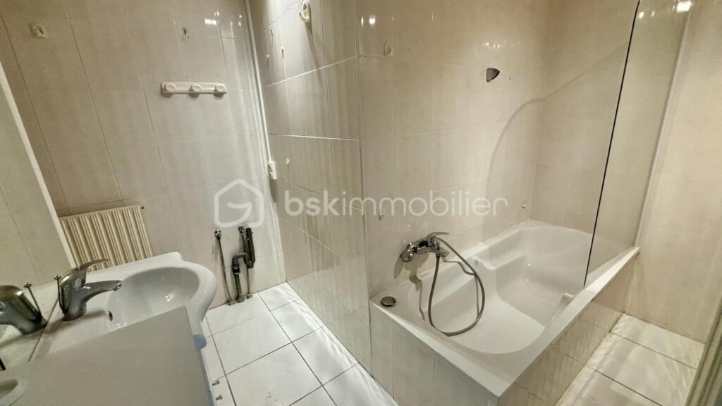 Grand studio/2P 49 m² avec balcon – Résidence seniors – 1 pièce – 1 chambre – 48 m²