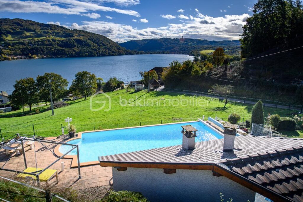 Maison de 230 m² habitable vue sur lac – 7 pièces – 5 chambres – 230 m²