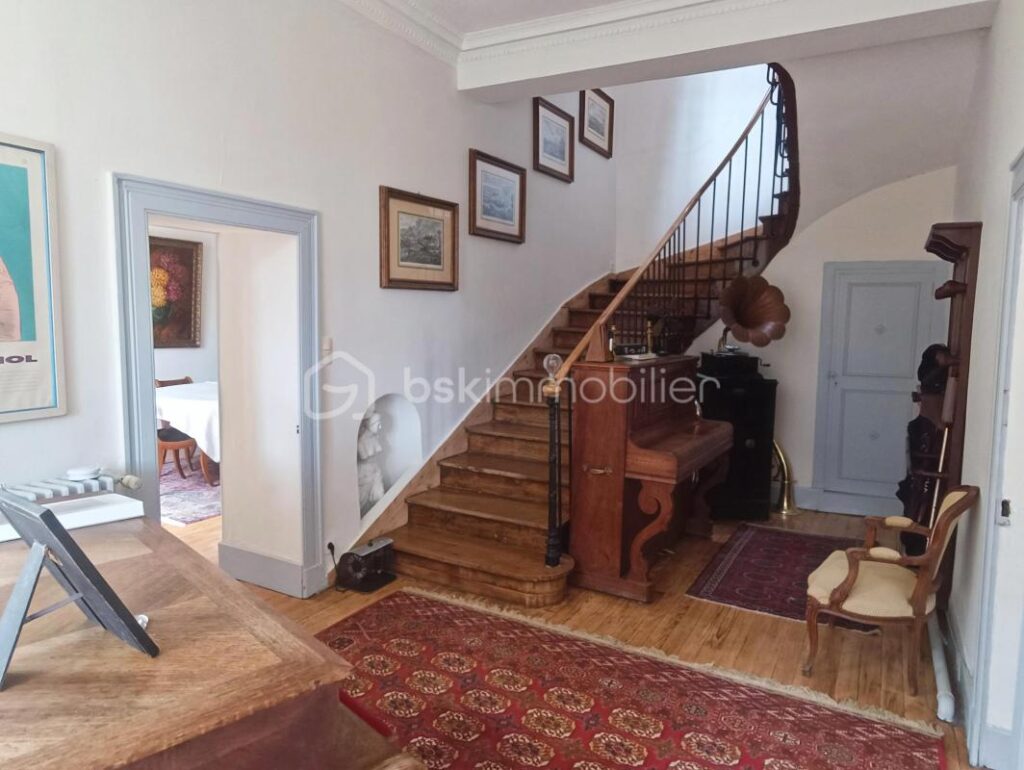 Un Voyage Hors du Temps à Auch – 7 pièces – 4 chambres – 210 m²