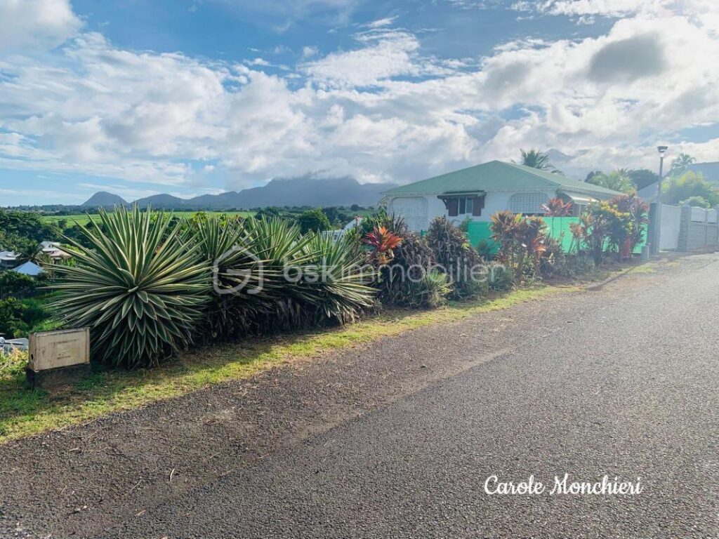 TERRAIN VIABILISE – NR pièces – NR chambres – 500 m²