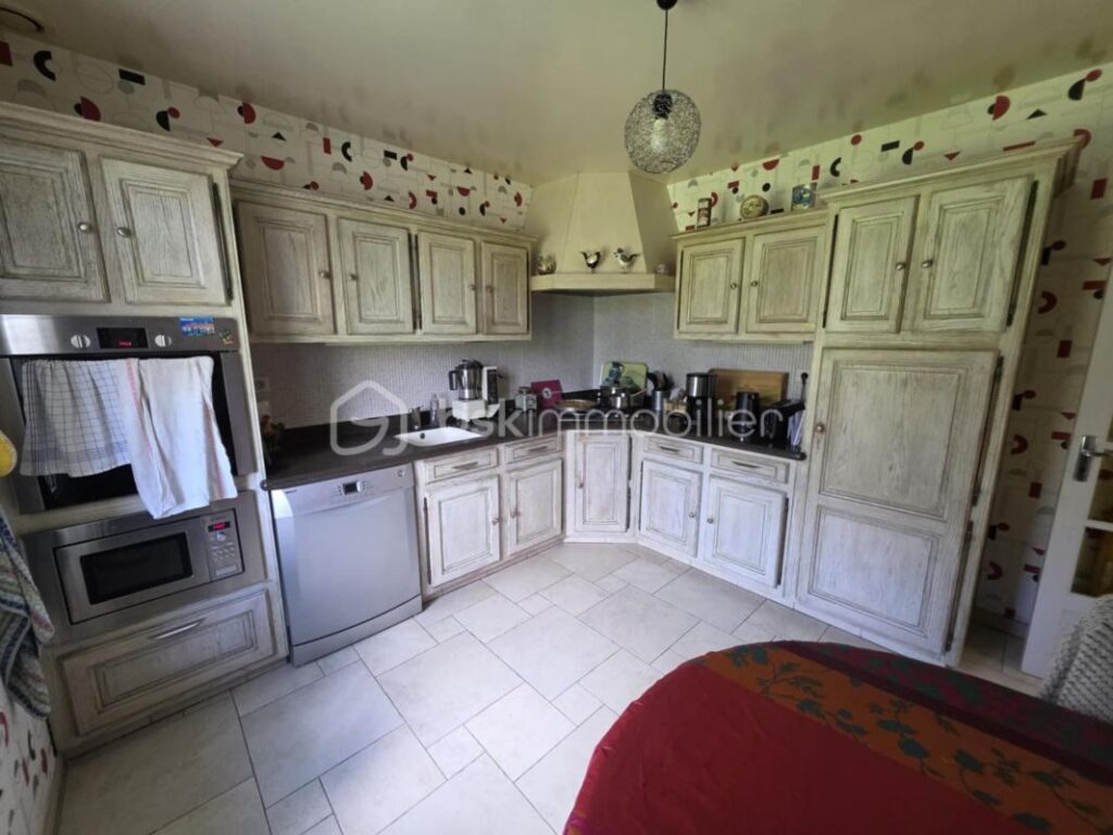 Maison de 152m2 avec étang et terrain – 6 pièces – 4 chambres – 152 m²