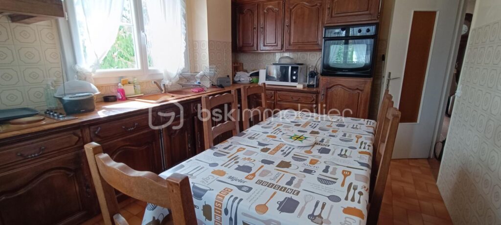 Maison familale – 8 pièces – 6 chambres – 130 m²