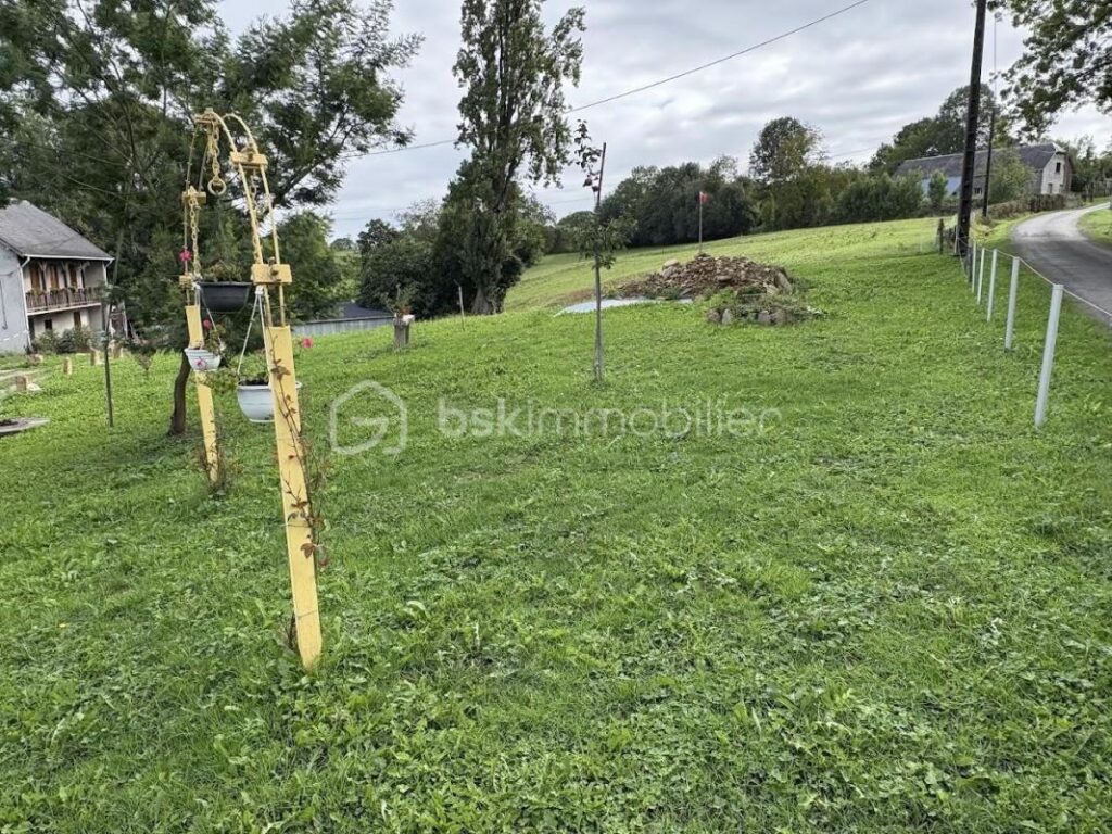 Terrain Constructible Cieutat – NR pièces – NR chambres – 1088 m²