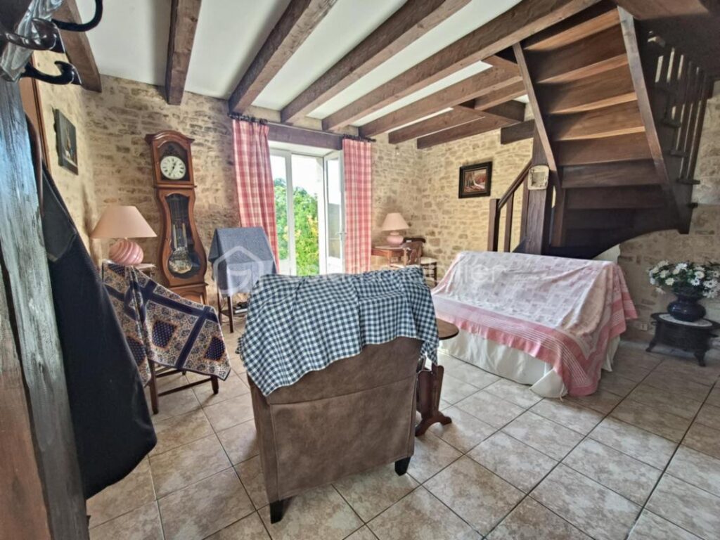 Ancienne et Magnifique Bâtisse en Pierres de 114 m2, située à Cladech 24170 – 4 pièces – 3 chambres – 114 m²