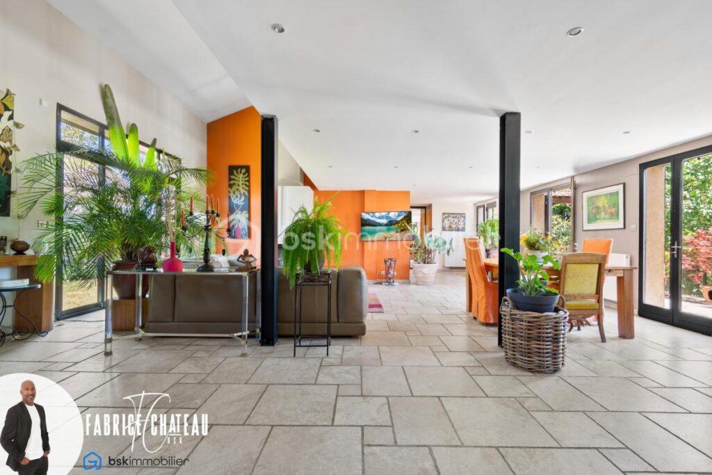 Grande maison familiale avec 5 chambres – cachet et jardin paysager – 8 pièces – 5 chambres – 212 m²