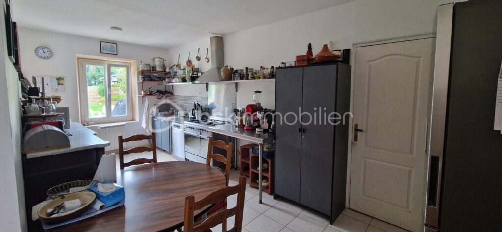 Coup de Cœur à Ervauville : Longère avec Piscine, Studio, et Vue Exceptionnelle – Idéal Famille ou Gîte – 10 pièces – 6 chambres – 173 m²