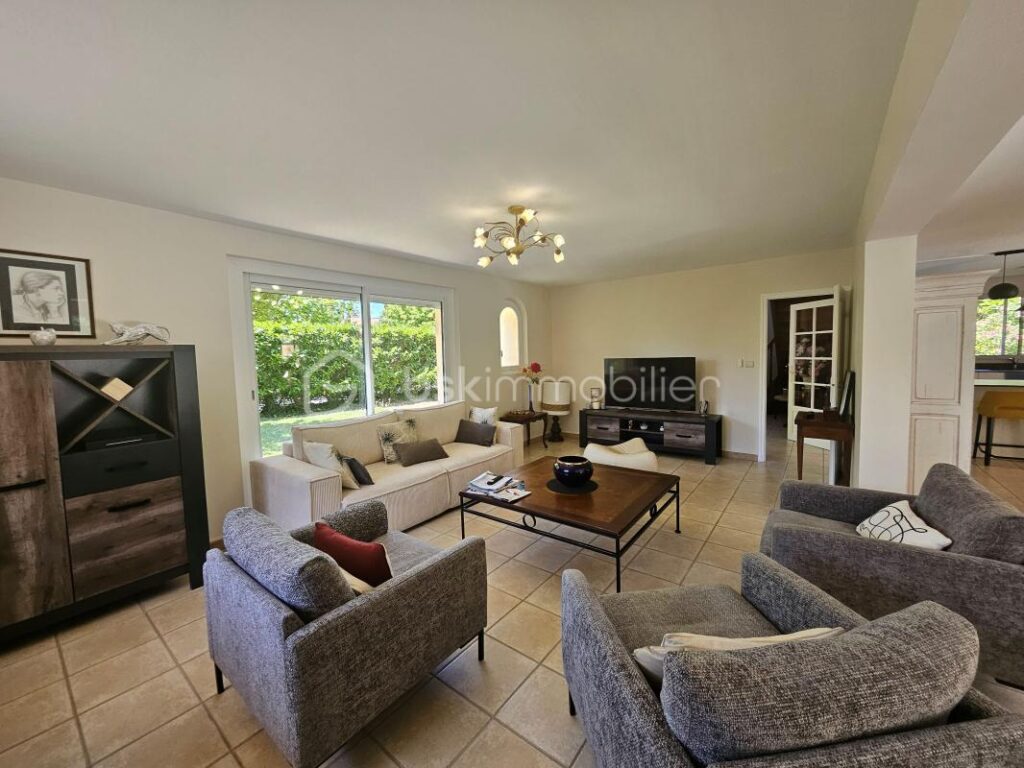 Maison de prestige de 244 m² – 5 pièces – 3 chambres – 244 m²