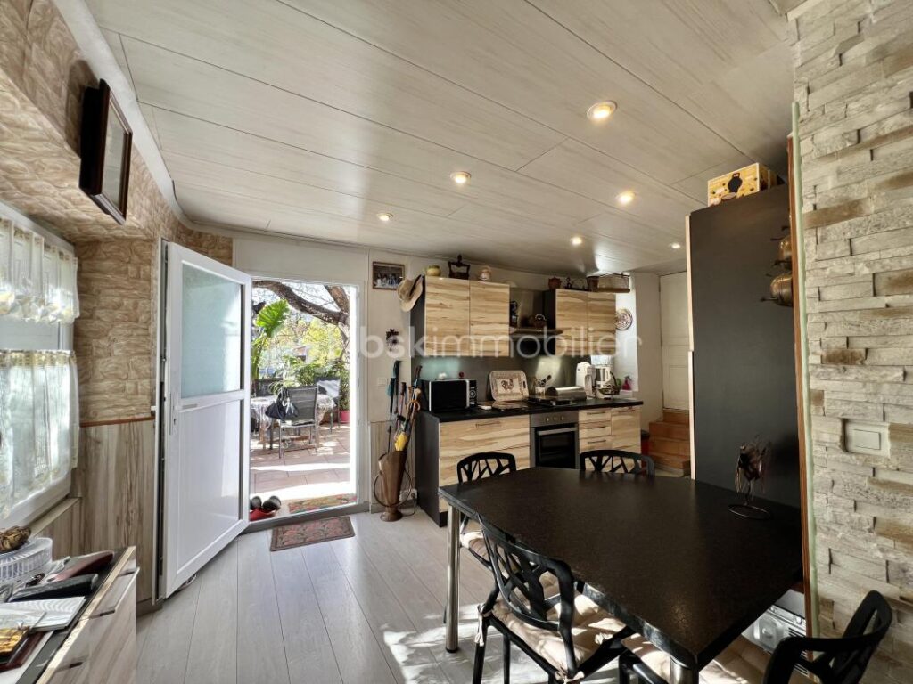 Vente maison de ville – 4 pièces avec terrasse – 4 pièces – 3 chambres – 78 m²