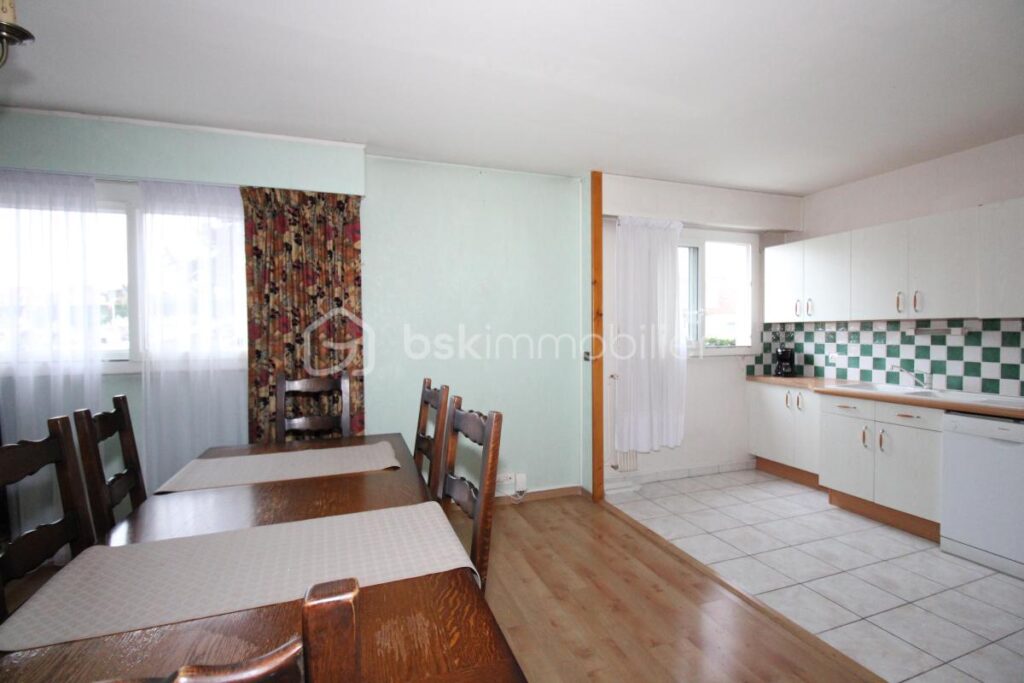 POISSY CENTRE Appartement avec vidéo de 4 pièces de 81 m2 – 4 pièces – 3 chambres – 81 m²