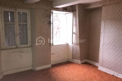 MAISON DANS LE CENTRE HISTORIQUE D ALLEGRE – 4 pièces – 3 chambres – 101 m²