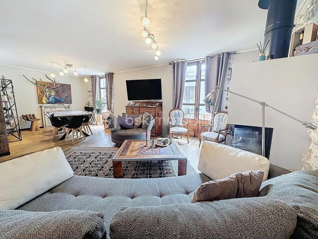 Maison familiale de charme 155m² au cœur de Sassenage, en bordure du Furon – 7 pièces – 4 chambres – 155 m²