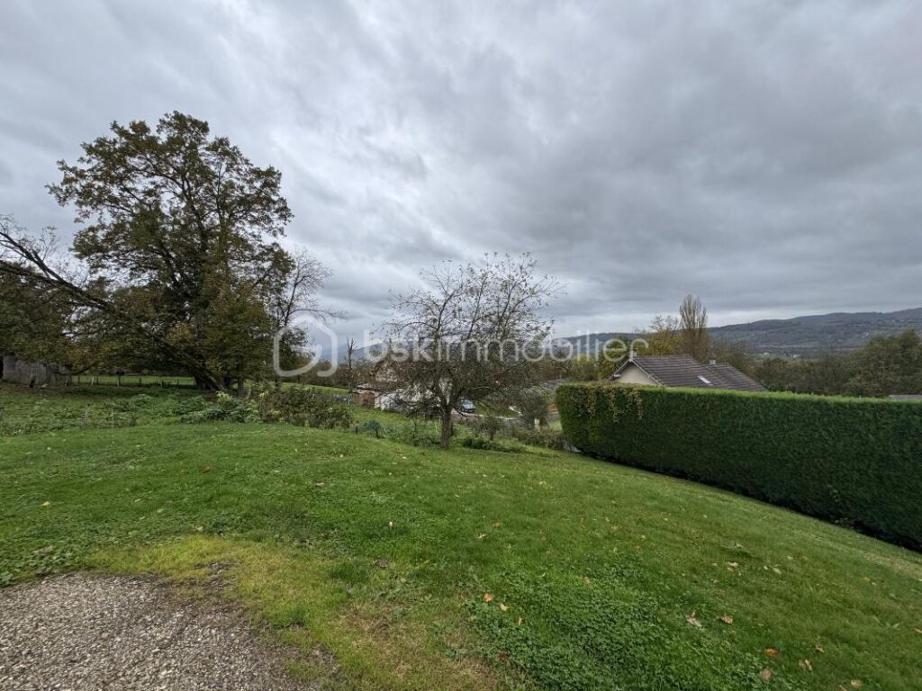 Terrain constructible 383 m² – Vue dégagée – Entrelacs – NR pièces – NR chambres – 383 m²