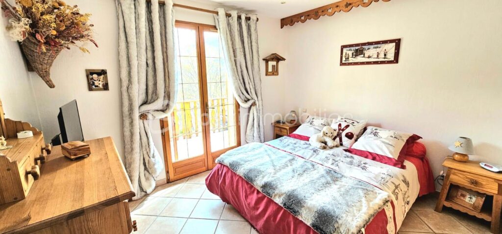 🏔 À VENDRE – Superbe chalet individuel lumineux avec vue panoramique à Allos 🏡 – 6 pièces – 4 chambres – 250 m²