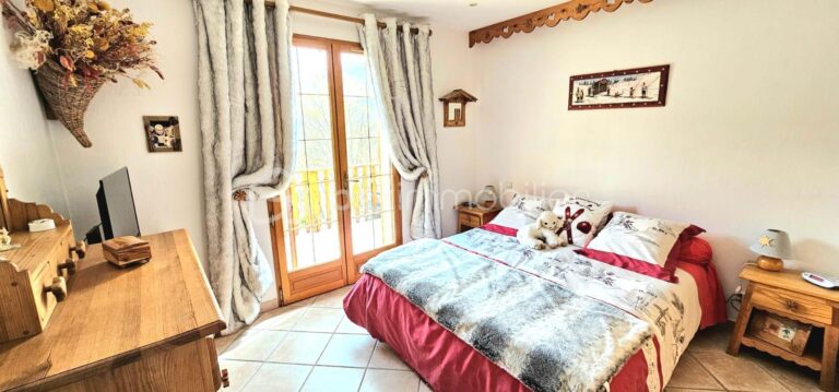 🏔 À VENDRE – Superbe chalet individuel lumineux avec vue panoramique à Allos 🏡 – 6 pièces – 4 chambres – 250 m²