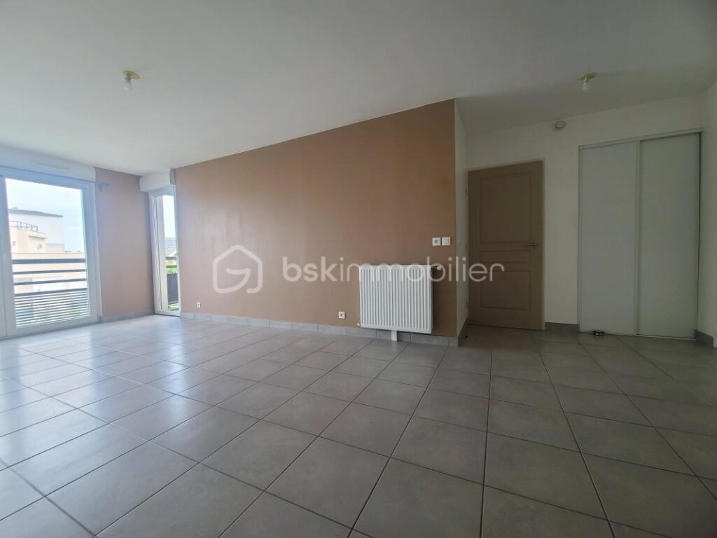 Appartement T3 de 59 m² avec balcon, parking et ascenseur au 4ème étage sur 5 – Résidence récente (2012) – 3 pièces – 2 chambres – 59 m²