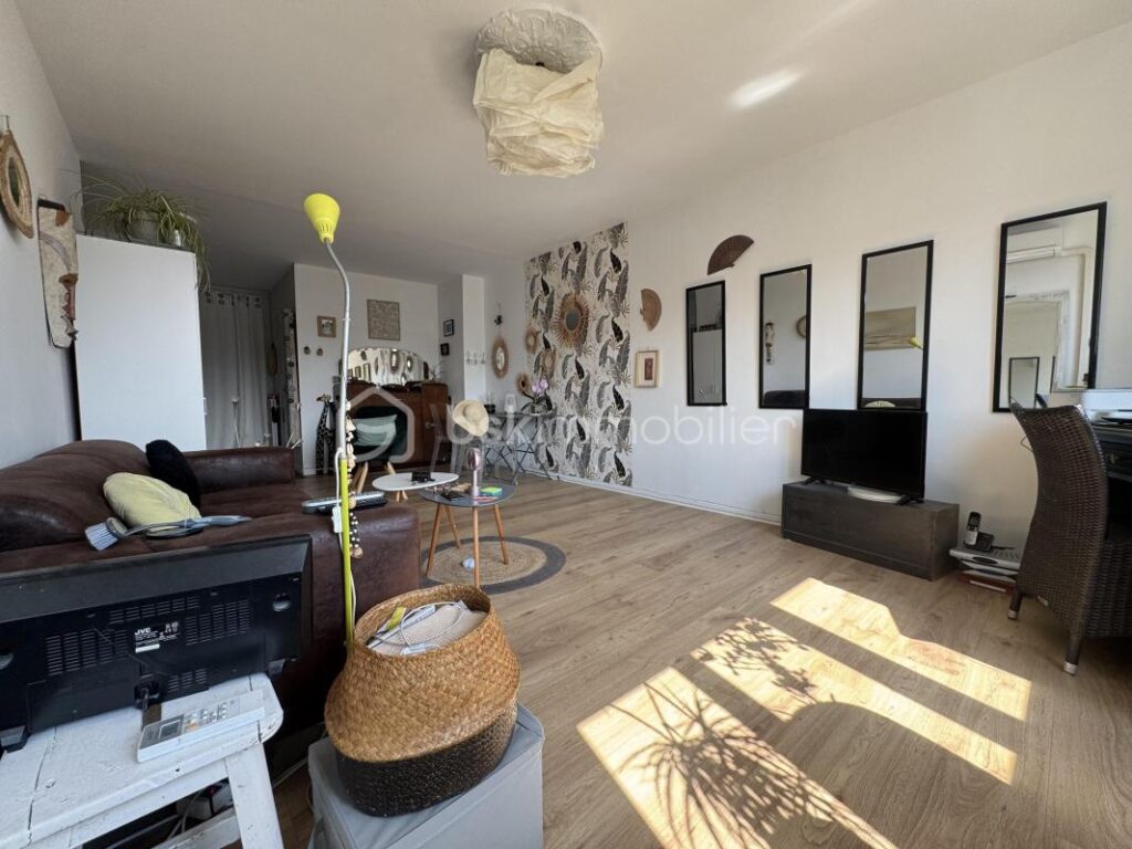 🌟 Échirolles Gabriel Didier – T3 70 m² rénové, parking privatif – 3 pièces – 2 chambres – 70 m²