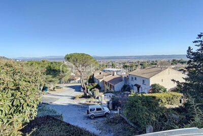 🏡 À Vendre – Maison de 210 m² sur deux niveaux – Quartier recherché à Manosque – 7 pièces – 6 chambres – 210 m²