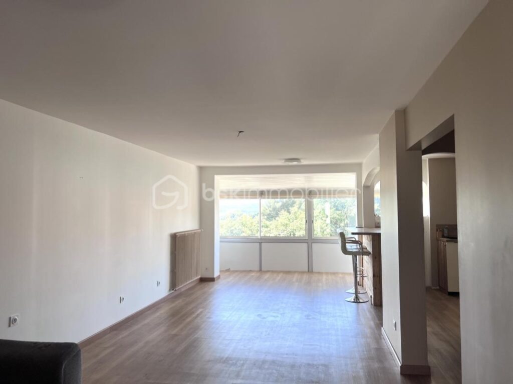 Maison de type 4 avec en R-1 une dépendance de type 2 – 7 pièces – 4 chambres – 144 m²