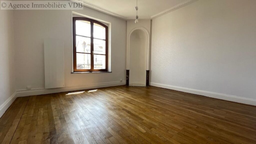 A vendre à Nancy F3 style Haussmannien – 3 pièces – 2 chambres – 74 m²