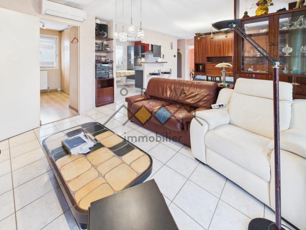 Maison – 5 pièces – 3 chambres – 100 m²