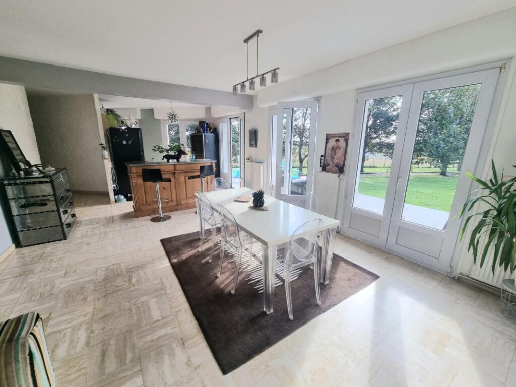 Demeure d’ exception, 4 chambres, sous-sol, terrasse, jardin – 7 pièces – 4 chambres – 187 m²