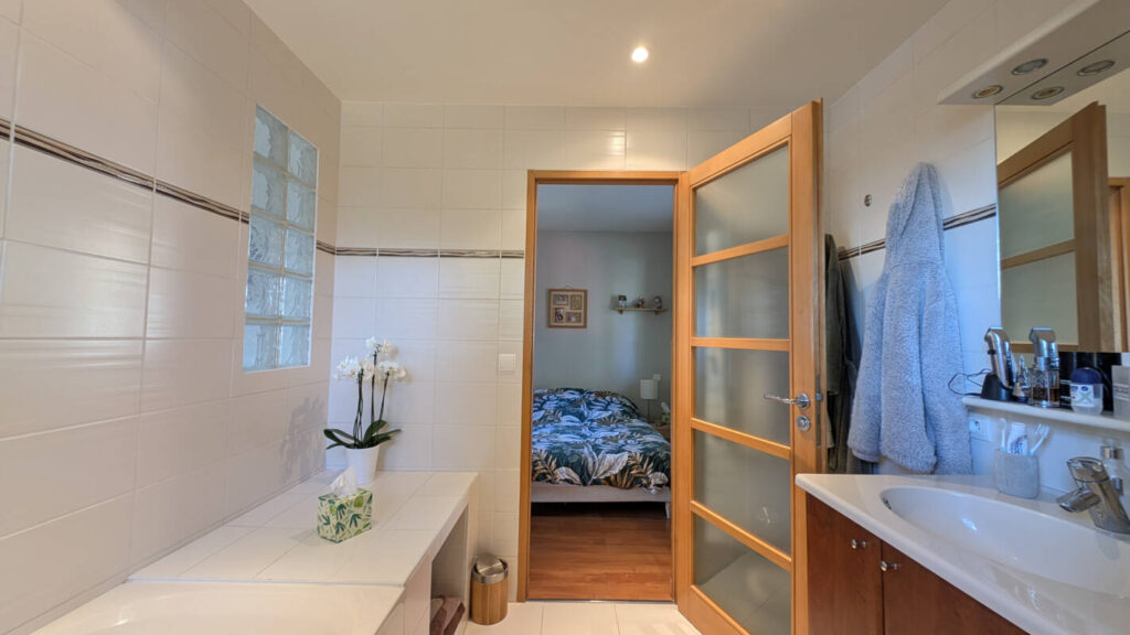 Appartement T4 au calme avec vue dégagée – 4 pièces – 3 chambres – 93 m²