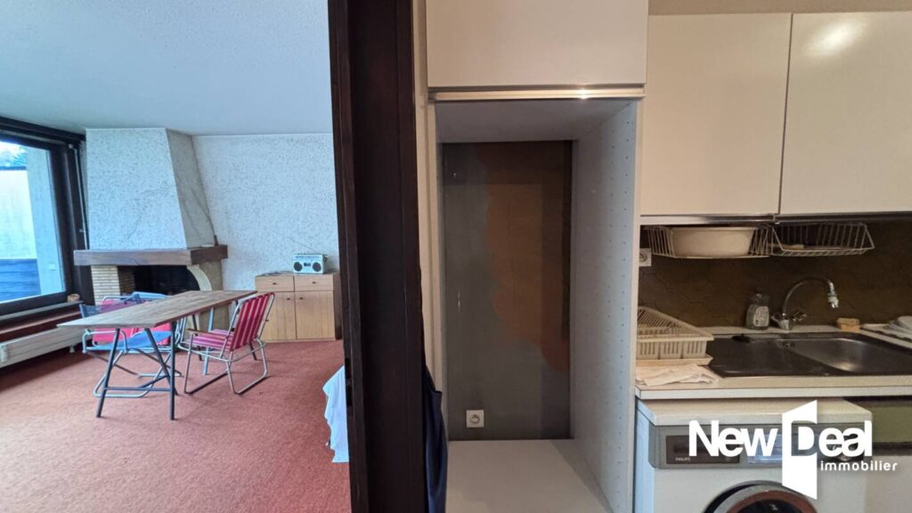 APPARTEMENT 2 Pièces – PARKING COUVERT PRIVATIF – CAVE – TERRASSE COUVERTE Plein SUD – 2 pièces – 1 chambre – 44 m²