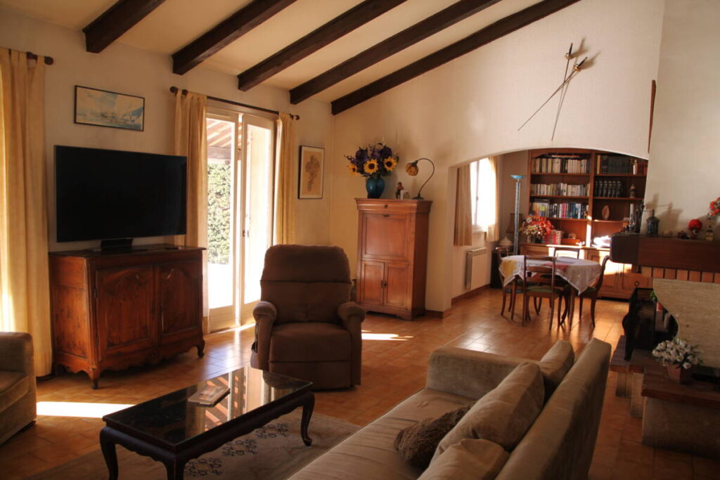 VUE MER, Jolie villa 85 m2 T4 avec piscine, sur une parcelle de 1200 m2 à La Ciotat – 4 pièces – 2 chambres – 84 m²