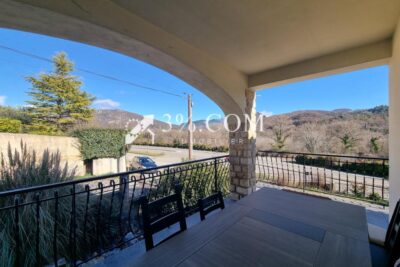 MAISON 119 m2 RENOVEE EN 2020 – 2 NIVEAUX – 3 CHAMBRES – TER – 6 pièces – 3 chambres – 119 m²