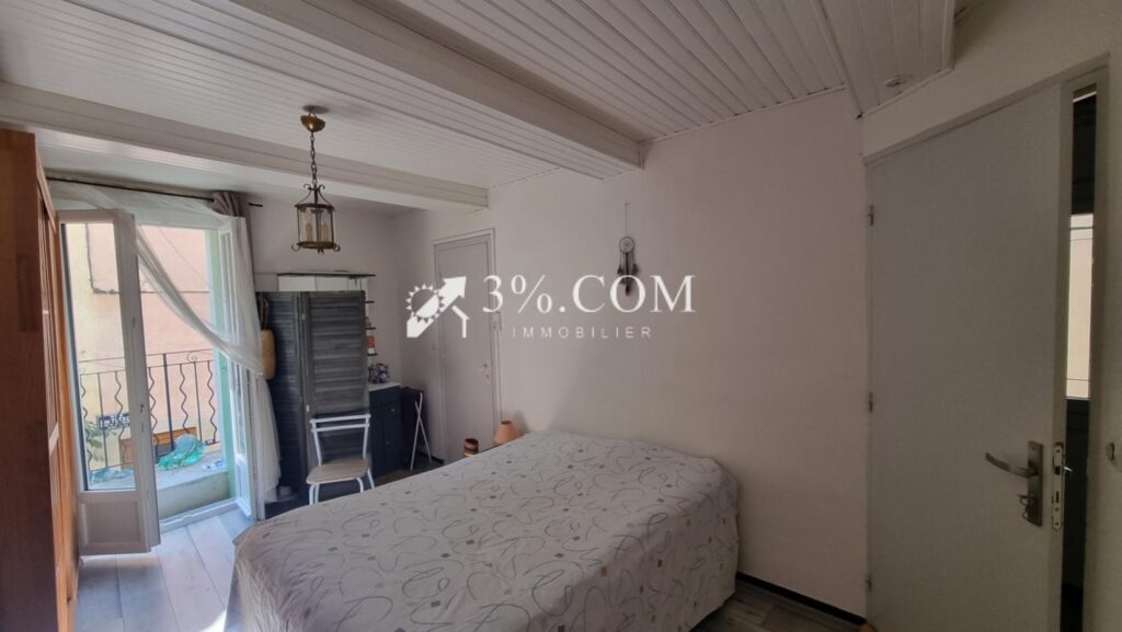 MAISON AVEC 2 CHAMBRES AU COEUR DE LA VILLE DE NYONS EN DROM – 3 pièces – 2 chambres – 55 m²