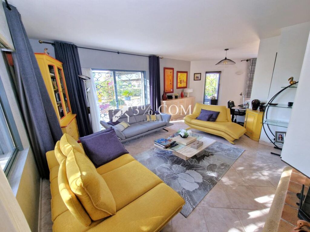 Villa de standing au coeur des Golfs de Saint-Raphaël – 6 pièces – 4 chambres – 196 m²