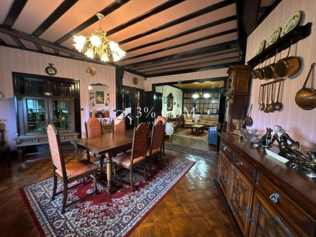 Propriété individuelle semi plain pied 227m2 à Artres – 10 pièces – 6 chambres – 227 m²