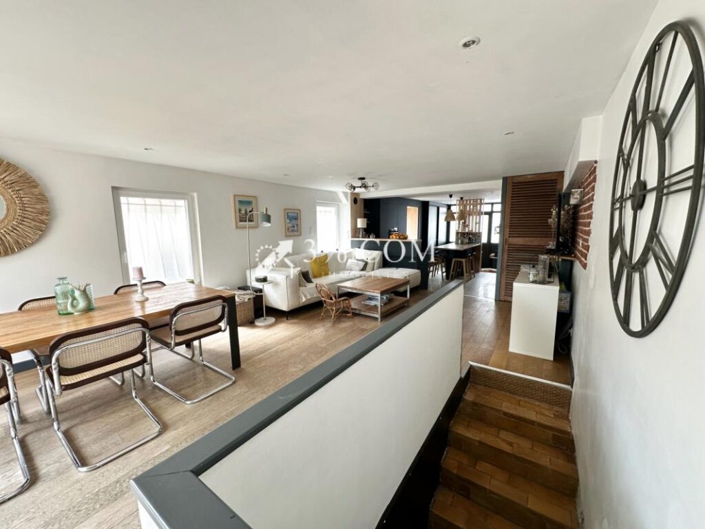 Maison semi-mitoyenne avec vue cathédrale – 7 pièces – 4 chambres – 132 m²