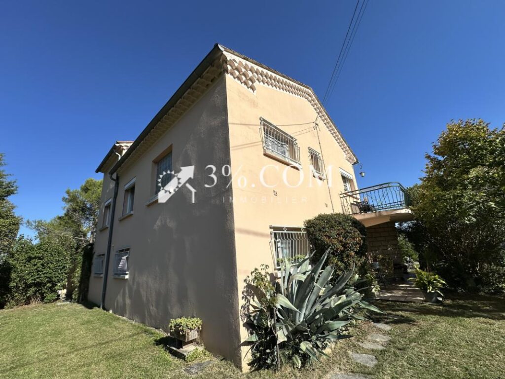 Maison de caractère 4 chambres, bureau et spacieux jardin ar – 8 pièces – 4 chambres – 183 m²