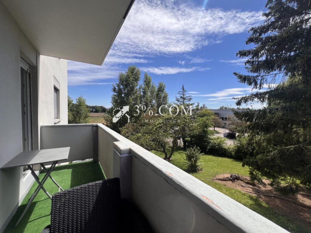3%.COM Très bel appartement rénové au calme avec terrasse + – 2 pièces – 1 chambre – 59 m²