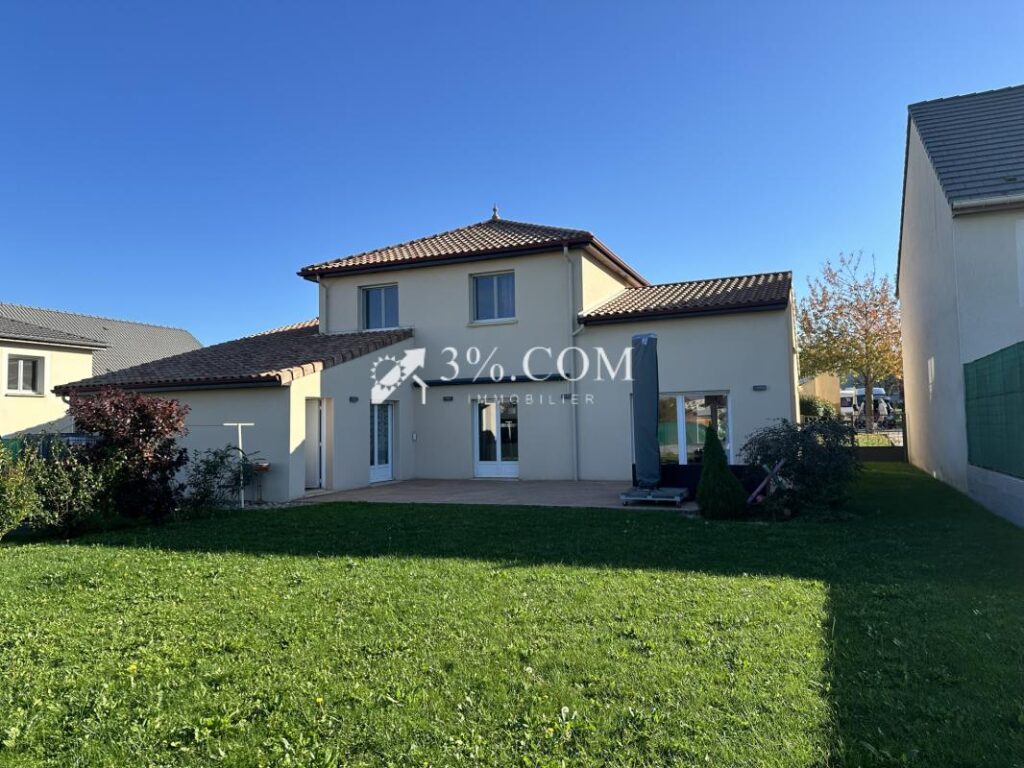 Maison individuelle 7 pièces dont 4 chambres 164 m2 TOUL – 7 pièces – 4 chambres – 164 m²