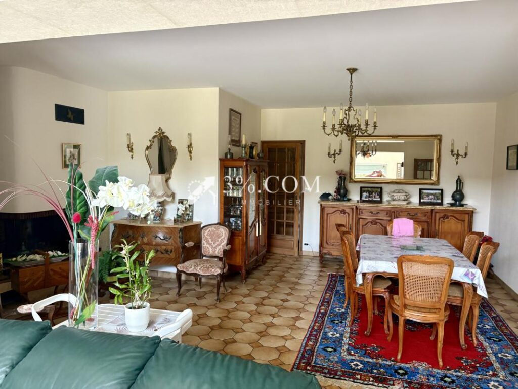 Villa Individuelle à Proximité de la plage des demoisselles – 5 pièces – 3 chambres – 125 m²